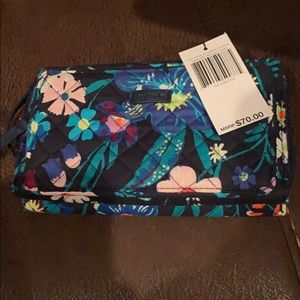 Vera Bradley Iconic Deluxe All Together Crossbody.